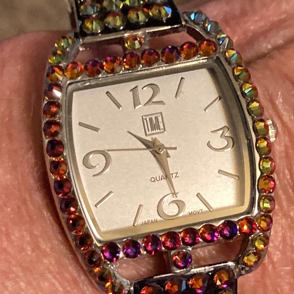 Time Color changing crystal watch - Picture 6 of 11